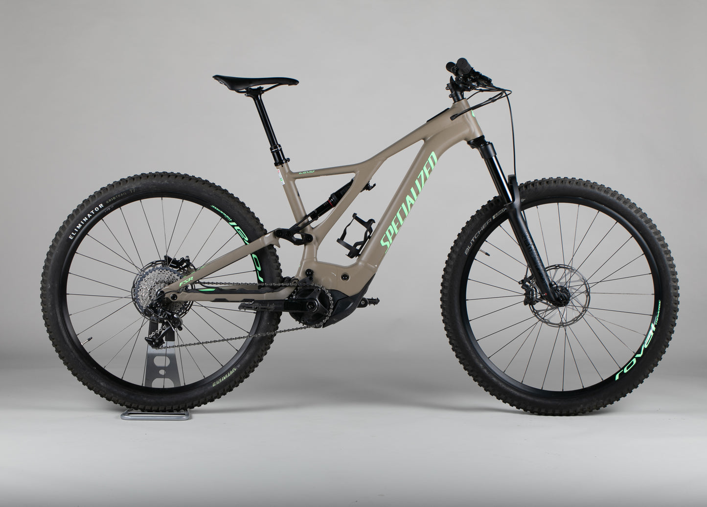 Specialized Turbo Levo Comp - käytetty sähköpyörä 178-185 cm ajajalle