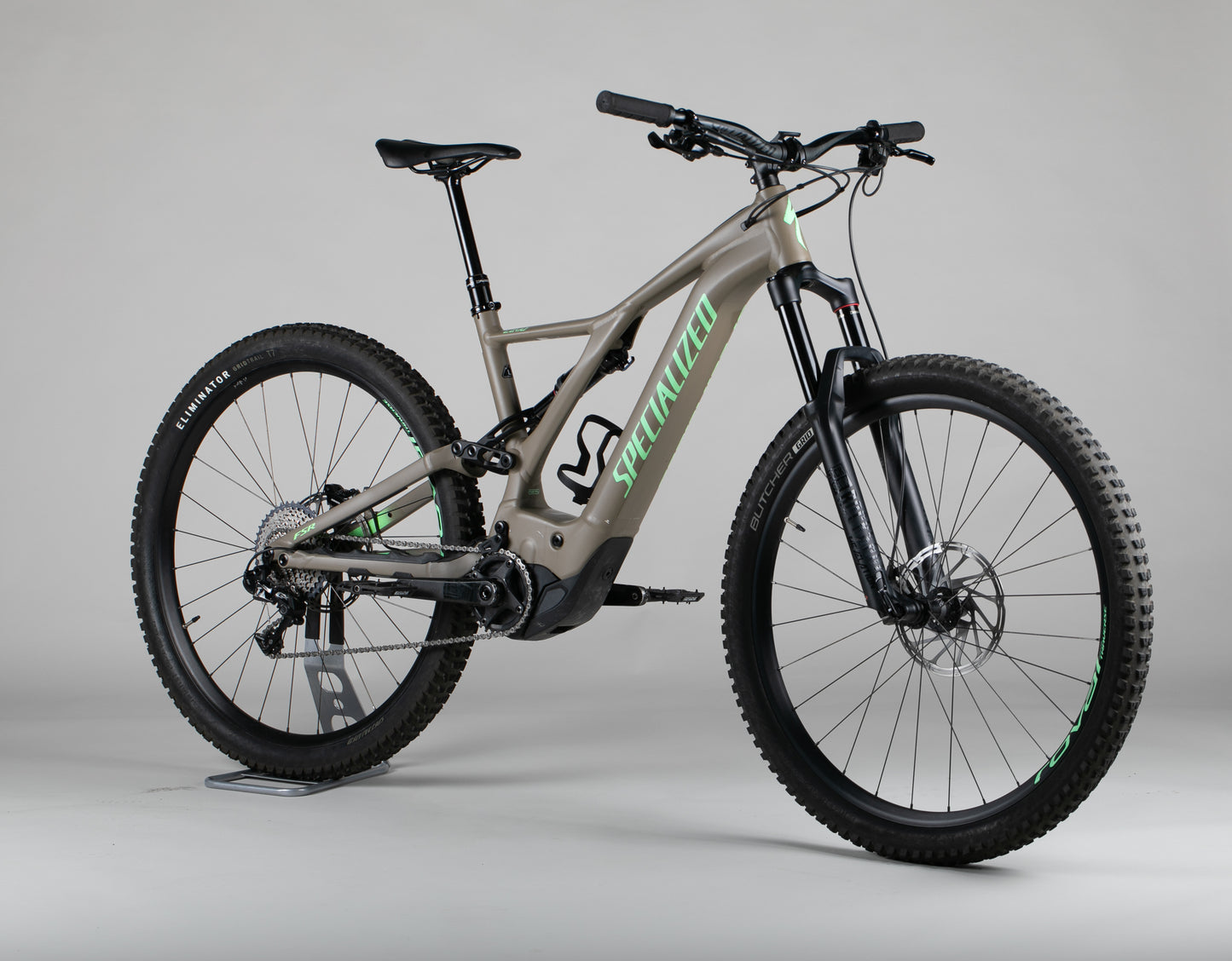 Specialized Turbo Levo Comp - käytetty sähköpyörä 178-185 cm ajajalle