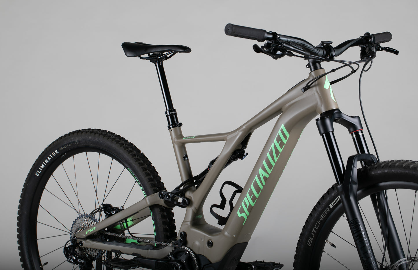 Specialized Turbo Levo Comp - käytetty sähköpyörä 178-185 cm ajajalle