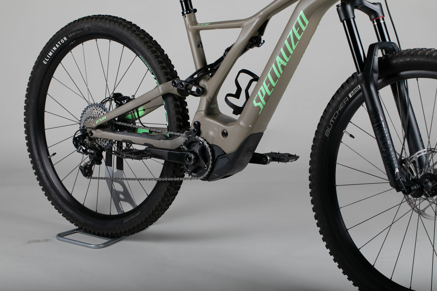 Specialized Turbo Levo Comp - käytetty sähköpyörä 178-185 cm ajajalle