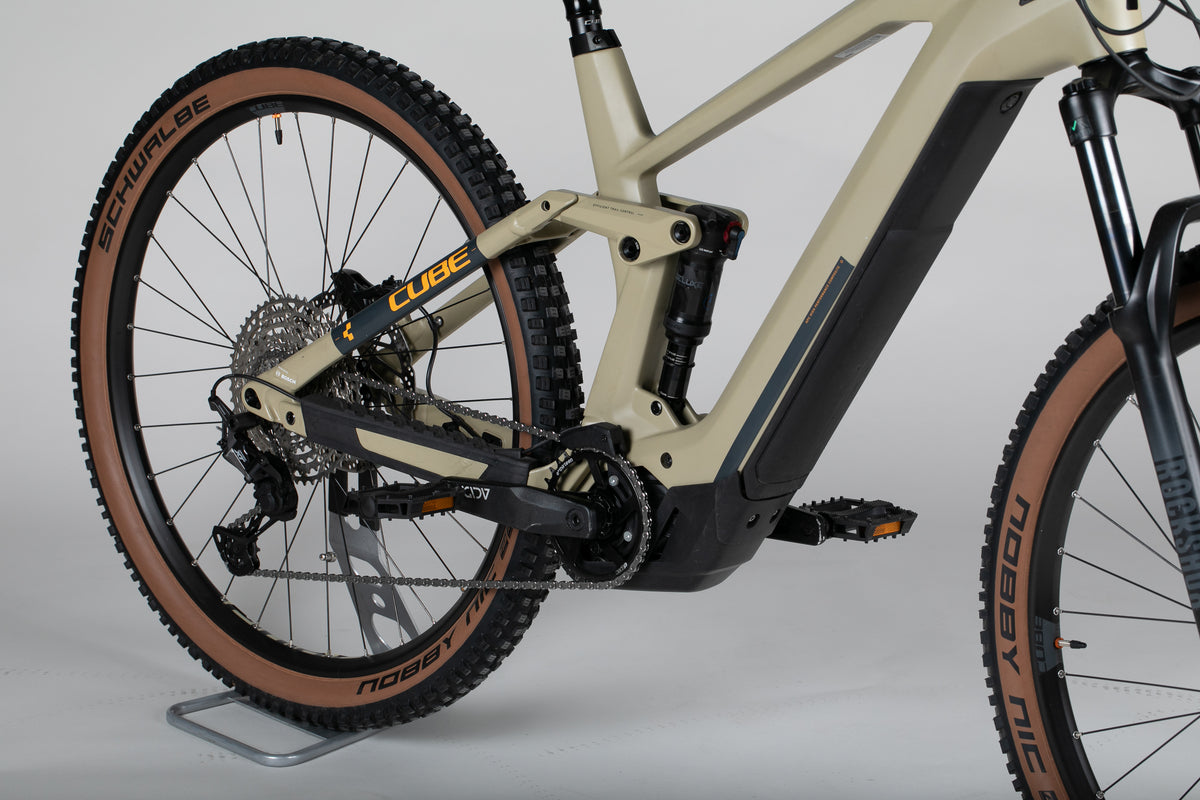 Cube STEREO HYBRID 140 HPC, RACE 625 - käytetty sähköpyörä 170-185 cm ajajalle