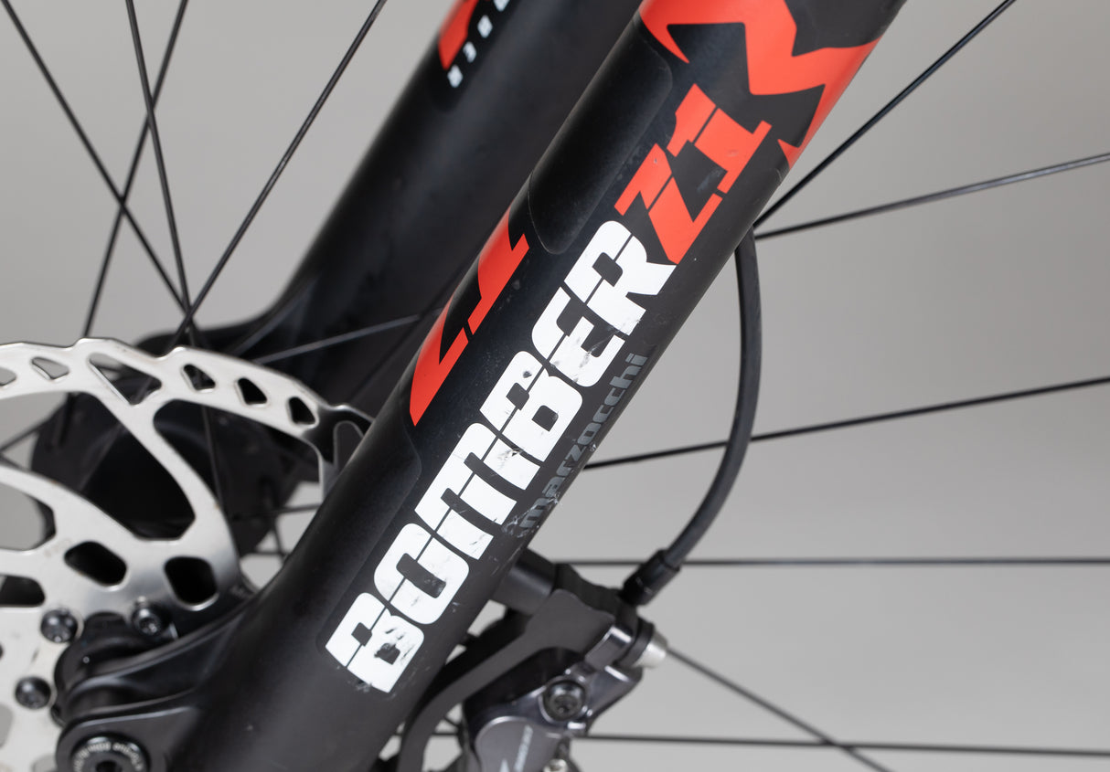 Trek Fuel Exe 9.5 - käytetty sähköpyörä 177-188 cm ajajalle