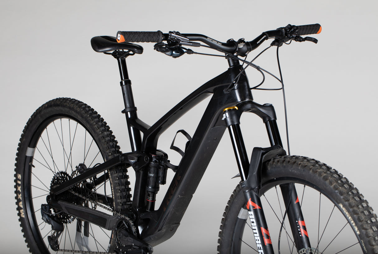 Trek Fuel Exe 9.5 - käytetty sähköpyörä 177-188 cm ajajalle