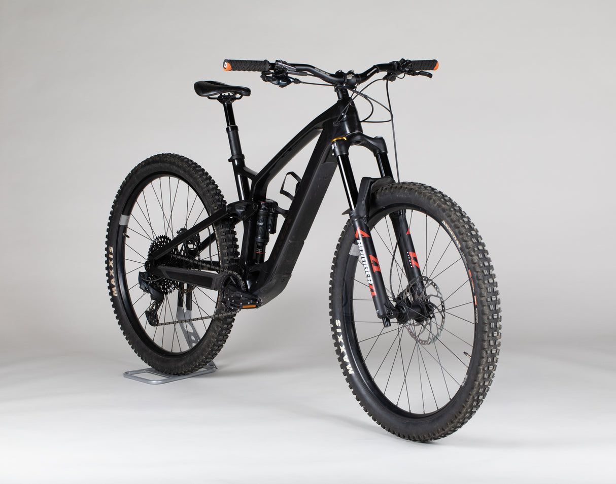 Trek Fuel Exe 9.5 - käytetty sähköpyörä 177-188 cm ajajalle