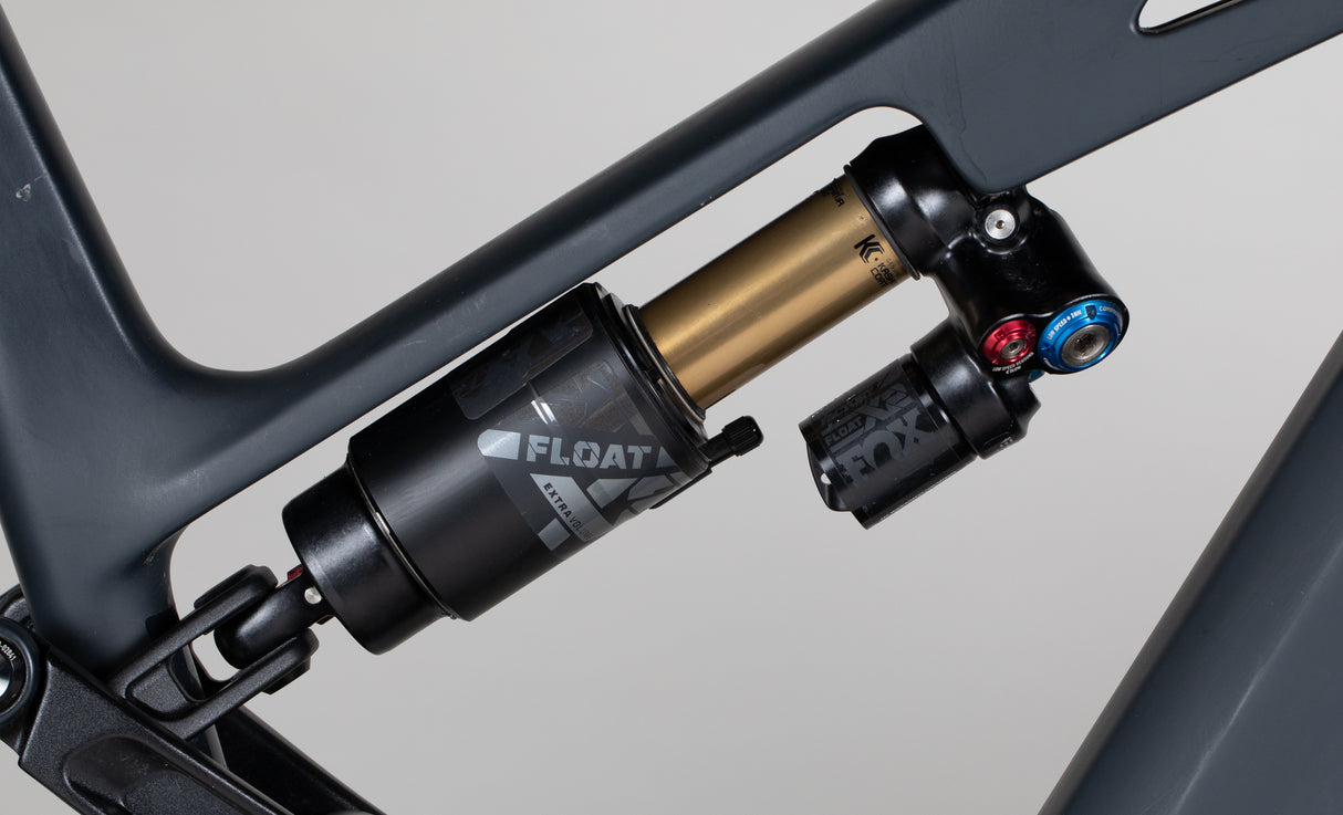 Cube Stereo Hybrid ONE77 HPC AT 800 Carbon/Gold - käytetty sähköpyörä 185-193 cm ajajalle