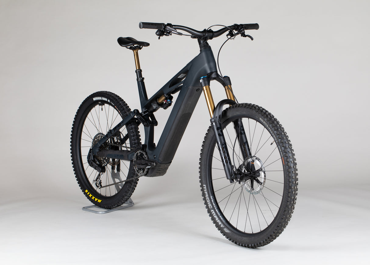 Cube Stereo Hybrid ONE77 HPC AT 800 Carbon/Gold - käytetty sähköpyörä 185-193 cm ajajalle