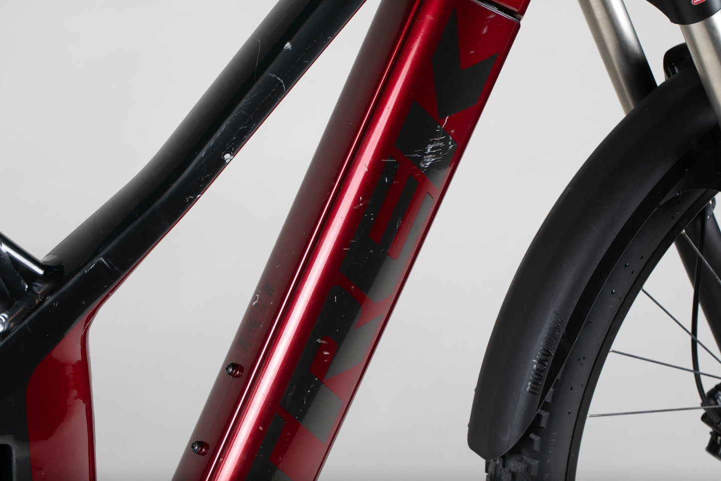 Trek Powerfly FS 4 - käytetty sähköpyörä 168-179 cm ajajalle