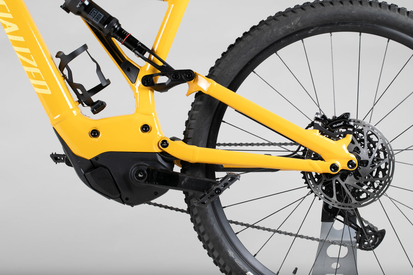 Specialized Turbo Levo FSR - käytetty sähköpyörä 185-193 cm ajajalle