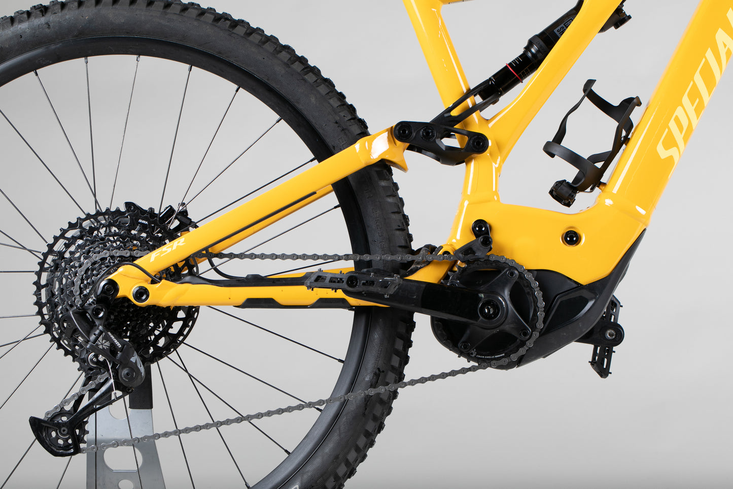Specialized Turbo Levo FSR - käytetty sähköpyörä 185-193 cm ajajalle