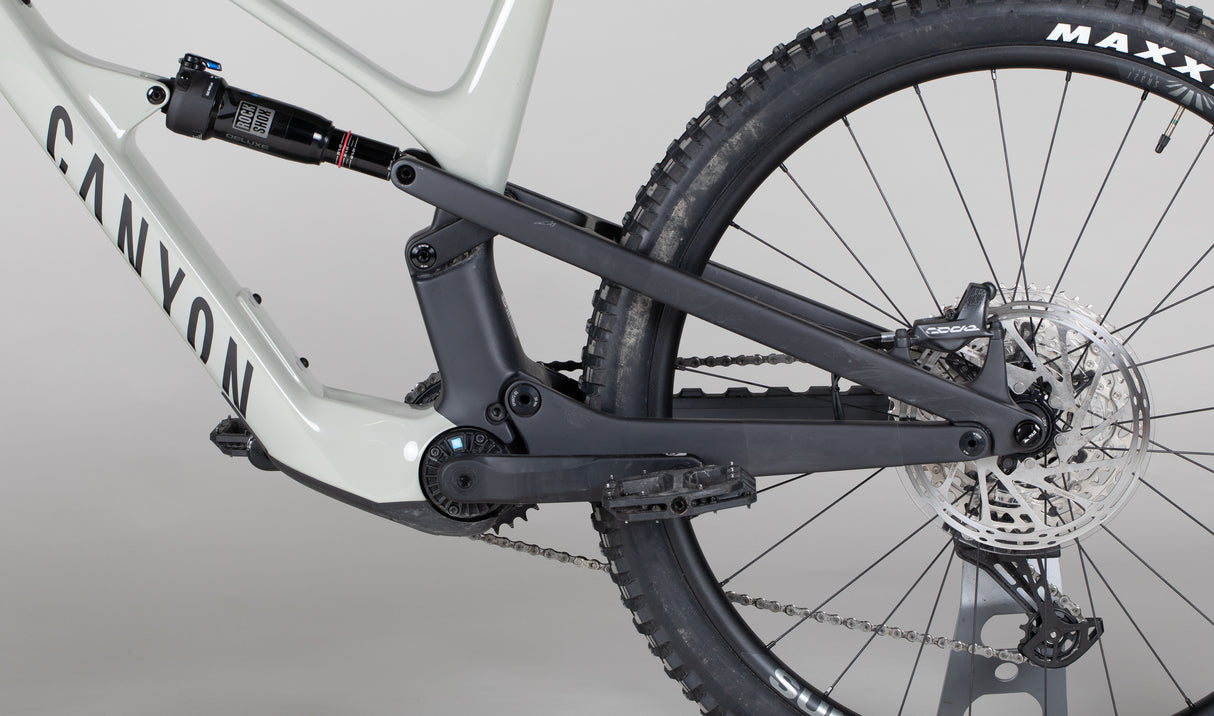 Canyon Spectral:Onfly Cf 8 - käytetty sähköpyörä 182-193 cm ajajalle