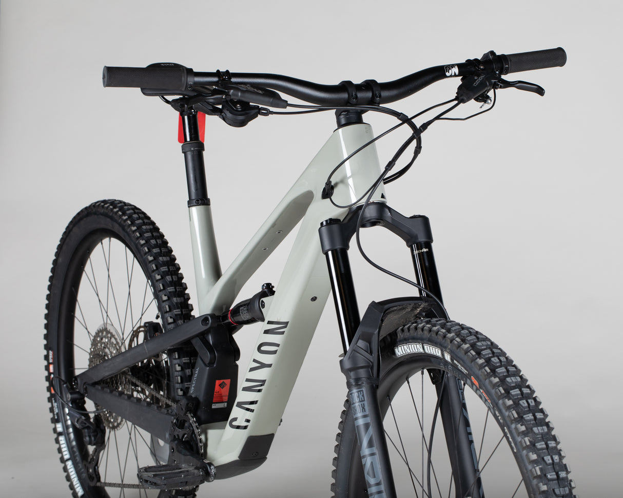 Canyon Spectral:Onfly Cf 8 - käytetty sähköpyörä 182-193 cm ajajalle