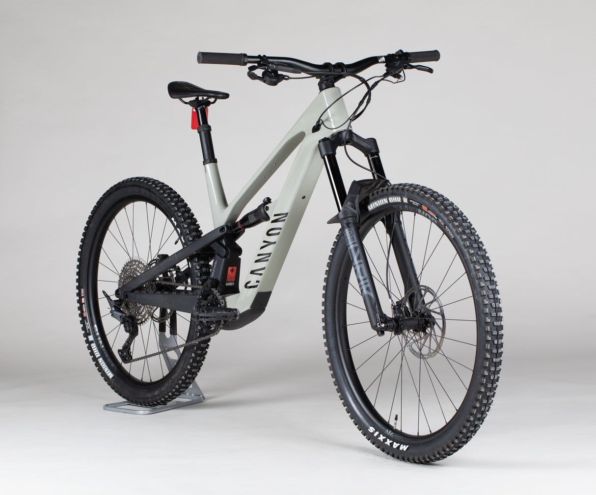 Canyon Spectral:Onfly Cf 8 - käytetty sähköpyörä 182-193 cm ajajalle
