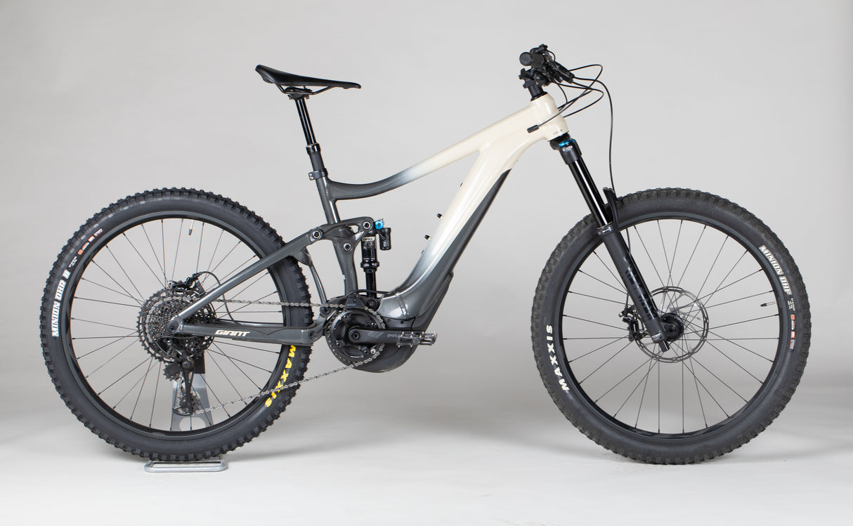 Giant Reign E 2 Pro - käytetty sähköpyörä 170-182 cm ajajalle