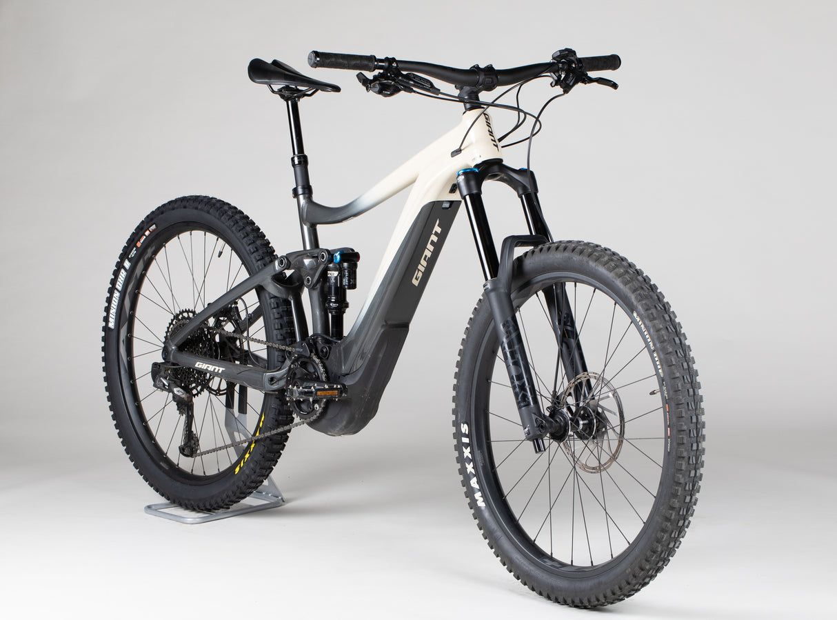Giant Reign E 2 Pro - käytetty sähköpyörä 170-182 cm ajajalle