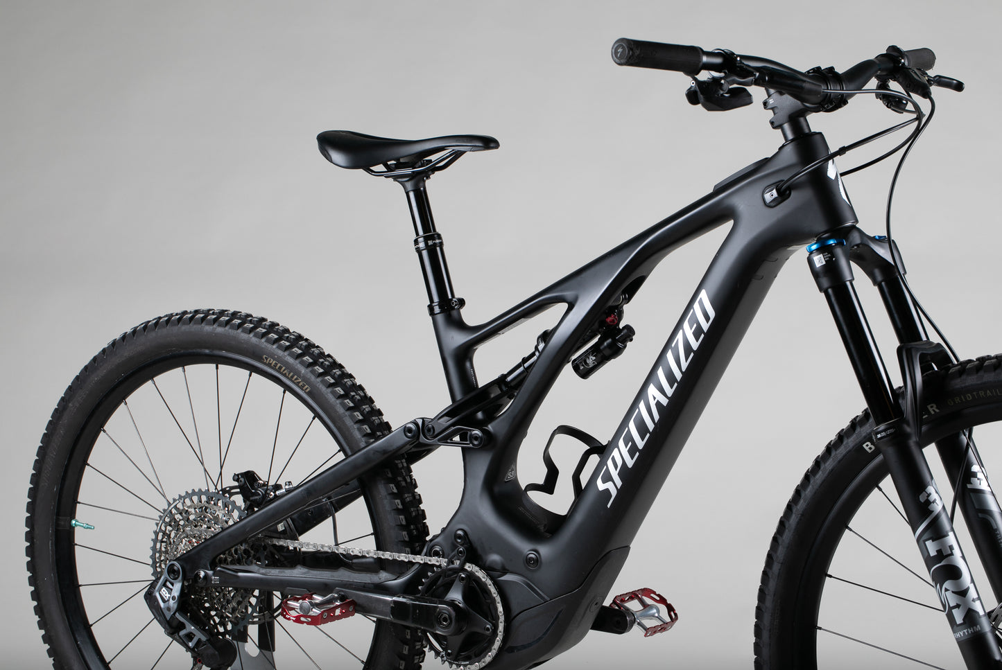 Specialized Turbo Levo Comp Carbon - käytetty sähköpyörä 165-180 cm ajajalle