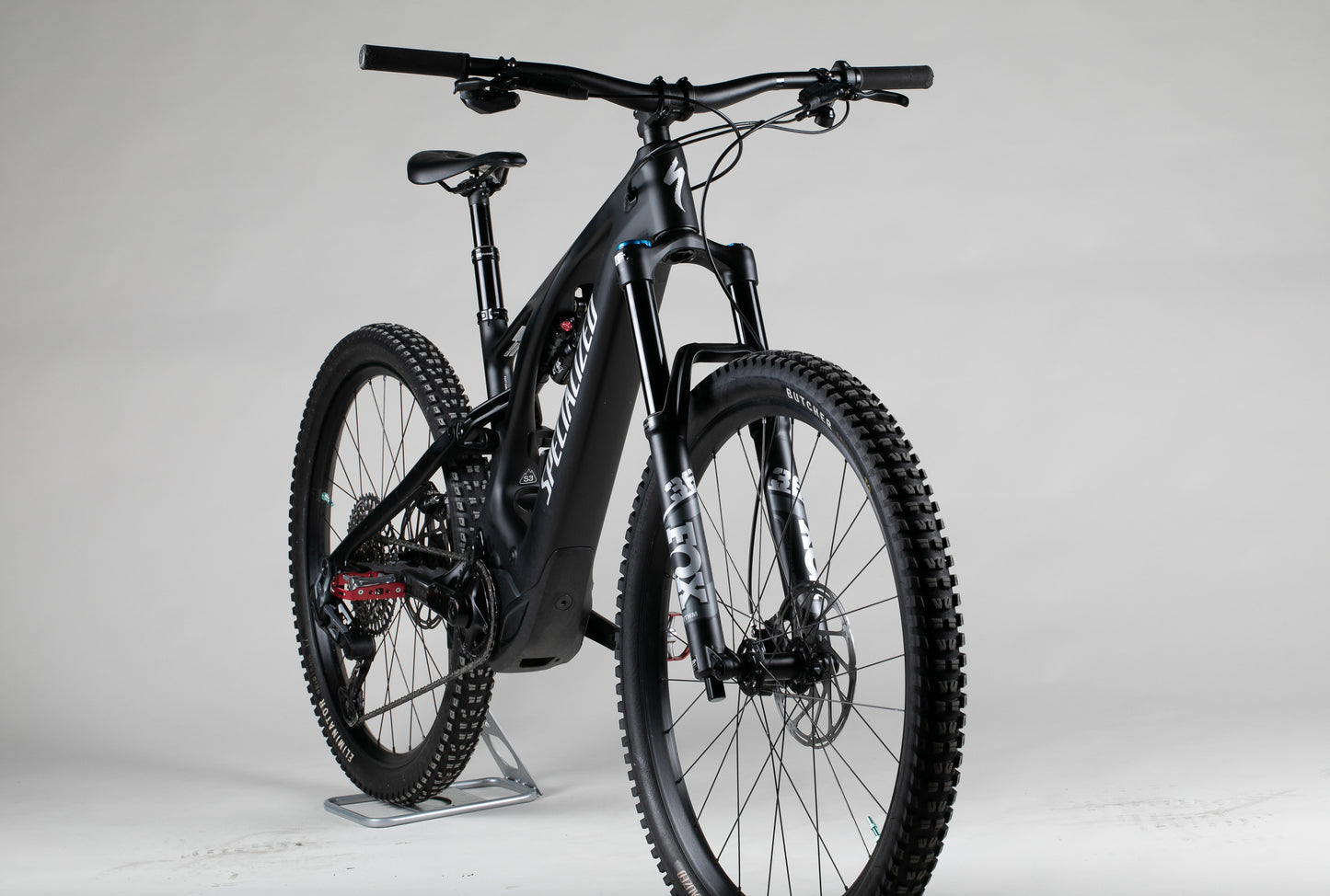 Specialized Turbo Levo Comp Carbon - käytetty sähköpyörä 165-180 cm ajajalle
