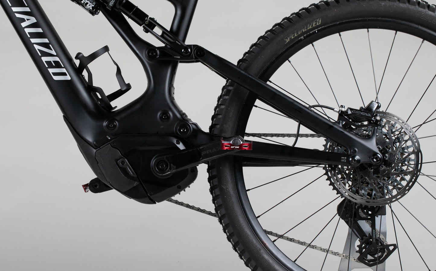 Specialized Turbo Levo Comp Carbon - käytetty sähköpyörä 165-180 cm ajajalle