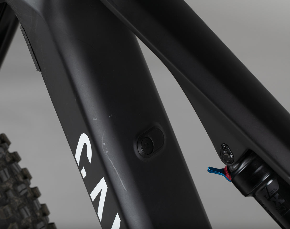 Canyon Spectral:ON CF 8.0 - käytetty sähköpyörä 171-184 cm ajajalle
