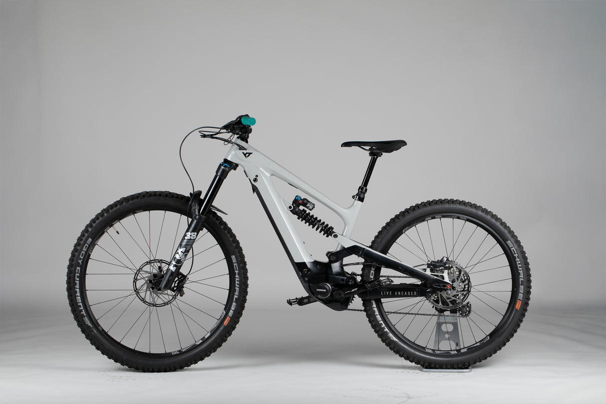 Yt Industries Decoy Shred Mx - käytetty sähköpyörä 154-165 cm ajajalle