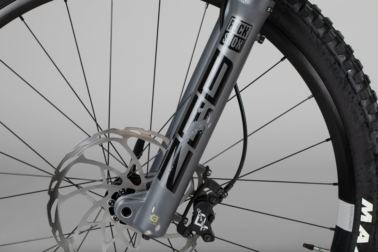 YT Industries Decoy CORE 4 29 - käytetty sähköpyörä 172-182 cm ajajalle