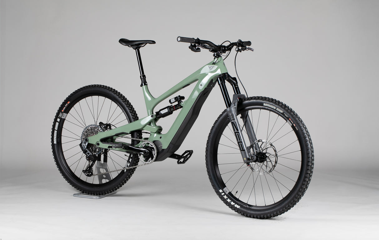 YT Industries Decoy CORE 4 29 - käytetty sähköpyörä 172-182 cm ajajalle