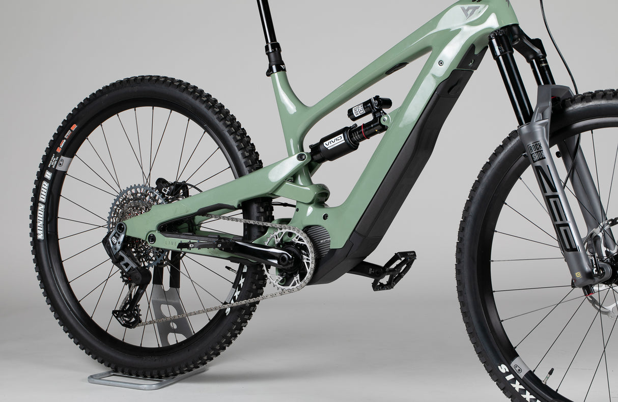 YT Industries Decoy CORE 4 29 - käytetty sähköpyörä 172-182 cm ajajalle