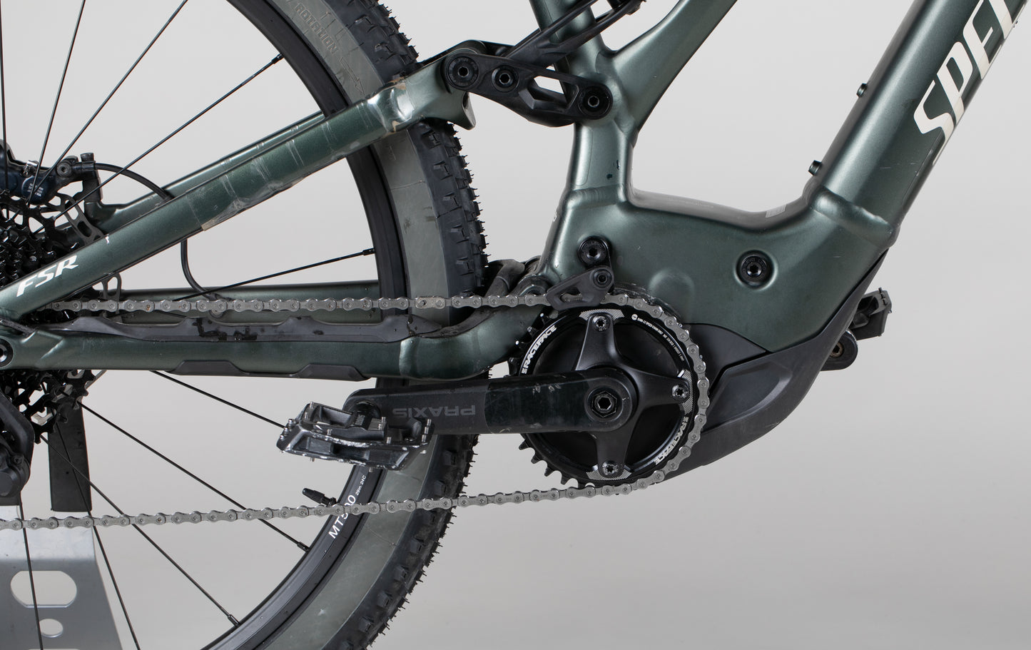 Specialized Turbo Levo - käytetty sähköpyörä 178-193 cm ajajalle