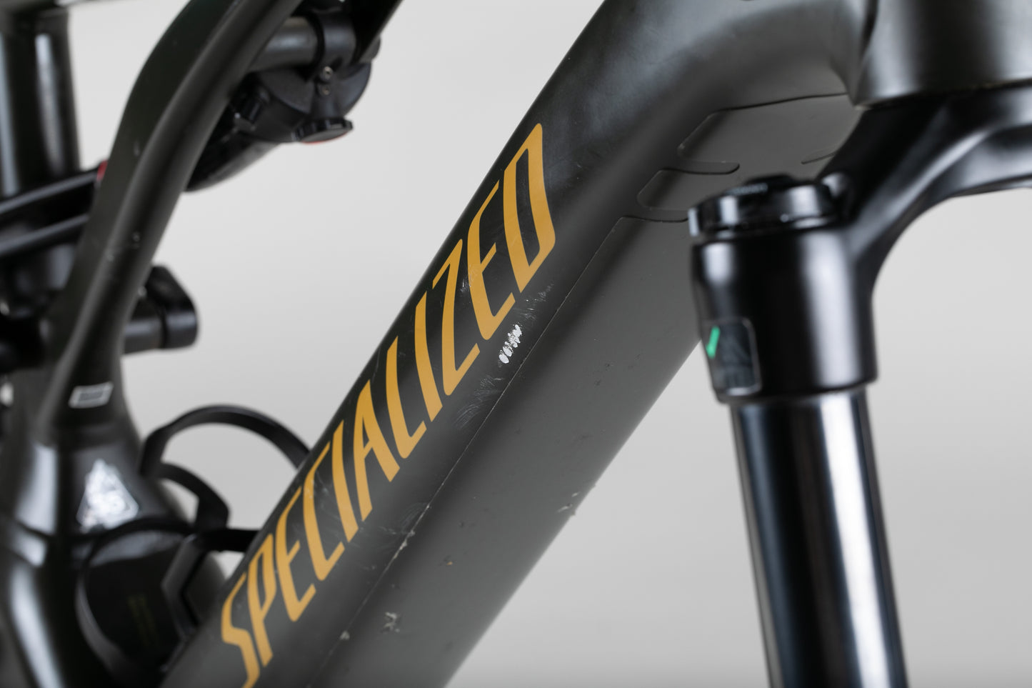 SPECIALIZED Turbo Levo Alloy - käytetty sähköpyörä 178-193 cm ajajalle