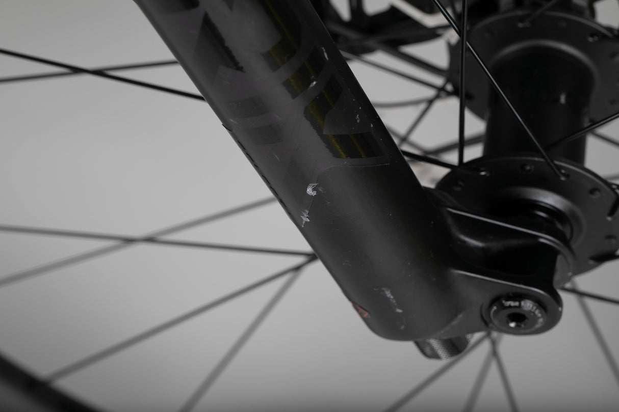 Trek Fuel Exe 9.8 Xt - käytetty sähköpyörä 165-178 cm ajajalle