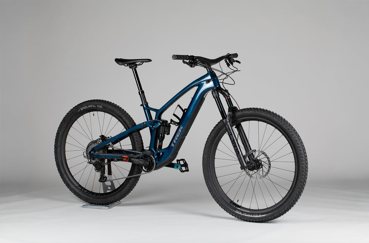 Trek Fuel Exe 9.8 Xt - käytetty sähköpyörä 165-178 cm ajajalle