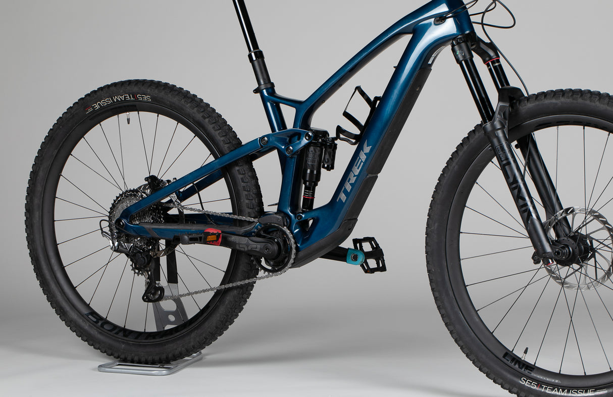 Trek Fuel Exe 9.8 Xt - käytetty sähköpyörä 165-178 cm ajajalle