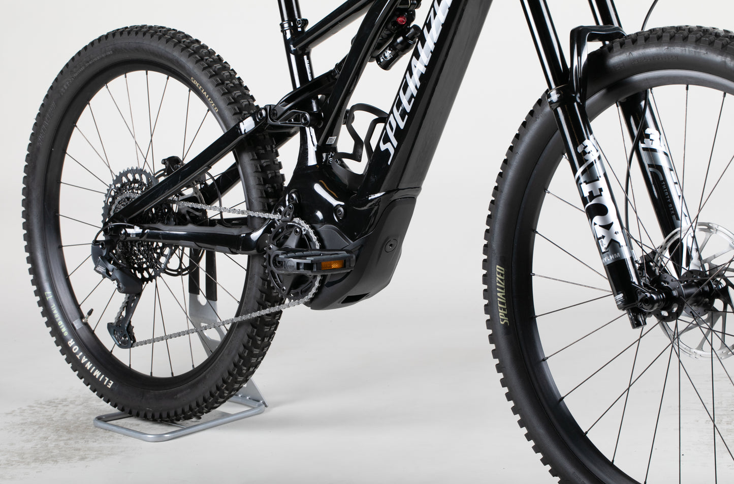 Specialized Turbo Levo Comp Alloy - käytetty sähköpyörä 157-173 cm ajajalle