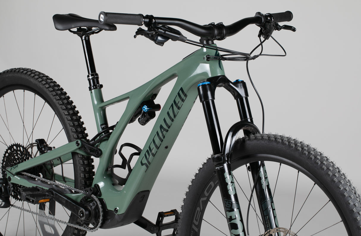 Specialized Levo SL Expert Carbon - käytetty sähköpyörä 170-182 cm ajajalle