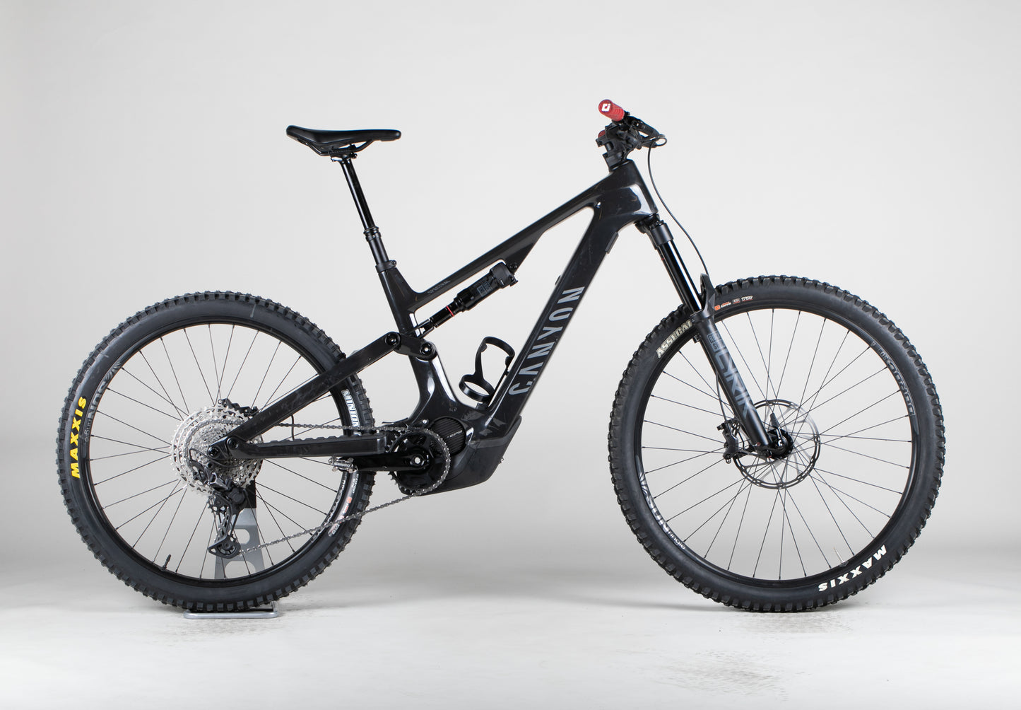 Canyon Spectral ON:CF7 - käytetty sähköpyörä 175-183 cm ajajalle