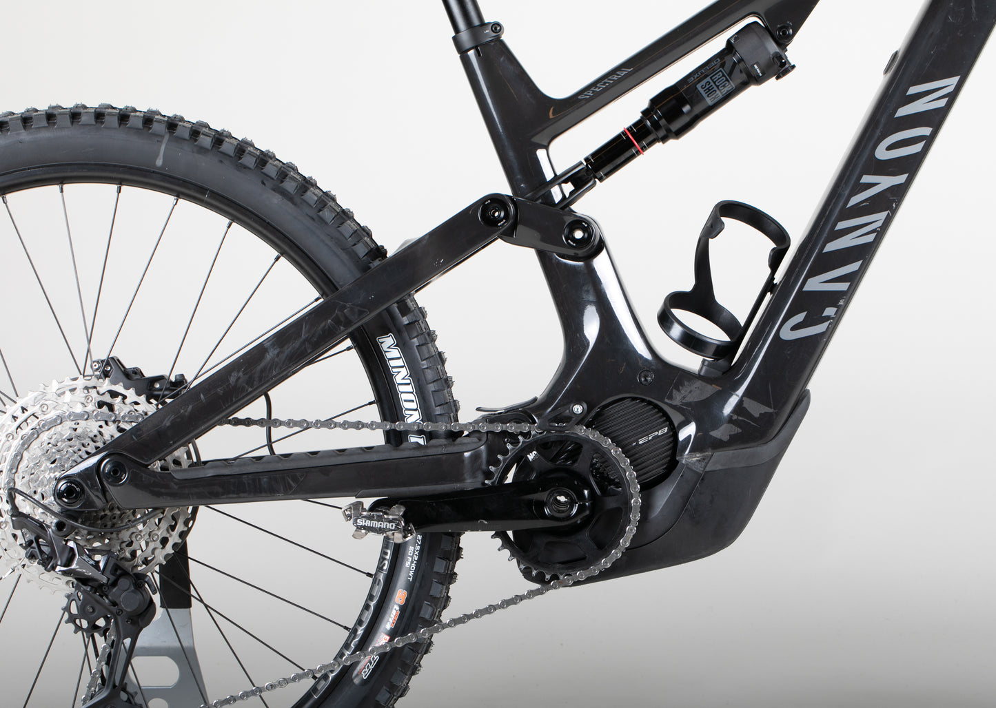 Canyon Spectral ON:CF7 - käytetty sähköpyörä 175-183 cm ajajalle