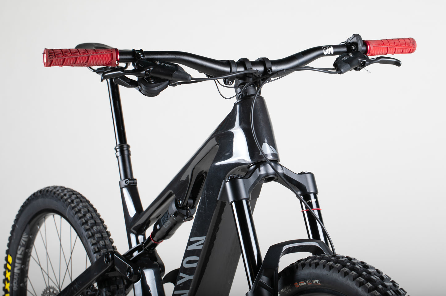 Canyon Spectral ON:CF7 - käytetty sähköpyörä 175-183 cm ajajalle