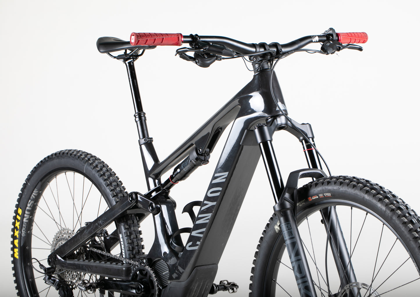 Canyon Spectral ON:CF7 - käytetty sähköpyörä 175-183 cm ajajalle