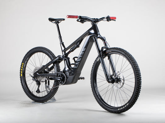 Canyon Spectral ON:CF7 - käytetty sähköpyörä 175-183 cm ajajalle