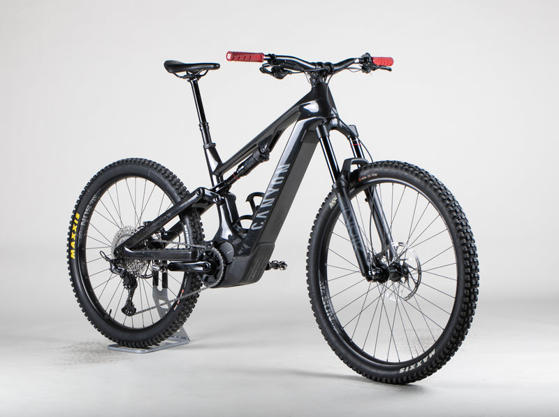 Canyon Spectral ON:CF7 - käytetty sähköpyörä 175-183 cm ajajalle