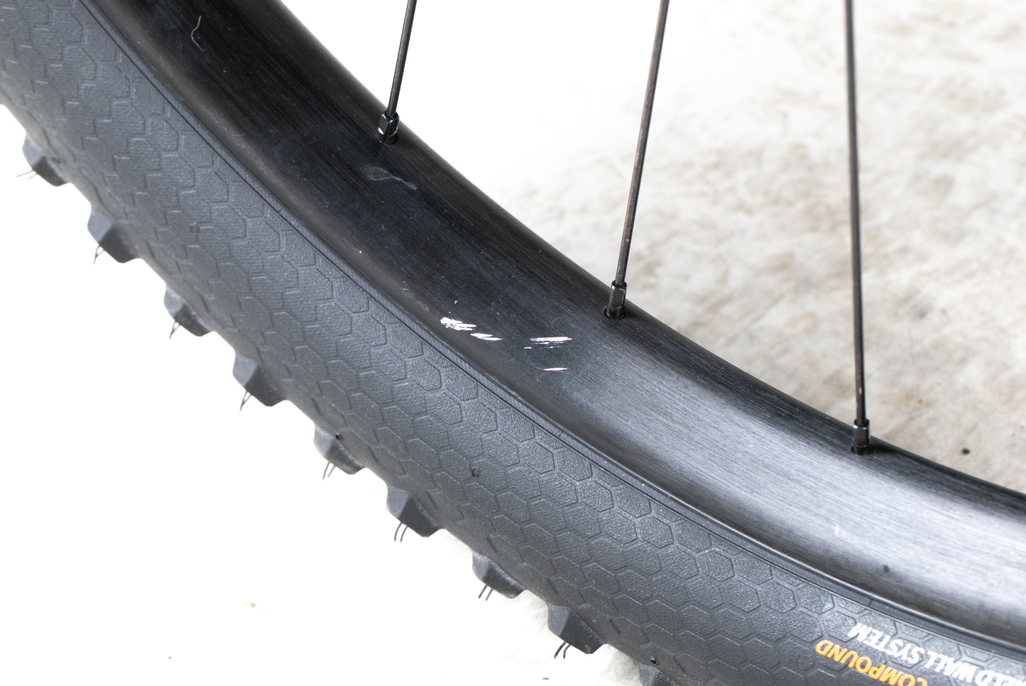 Specialized Turbo Levo Comp Carbon - käytetty sähköpyörä 165-180 cm ajajalle