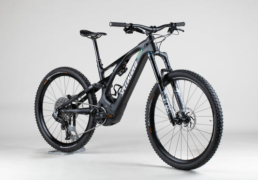 Specialized Turbo Levo Comp Carbon - käytetty sähköpyörä 165-180 cm ajajalle