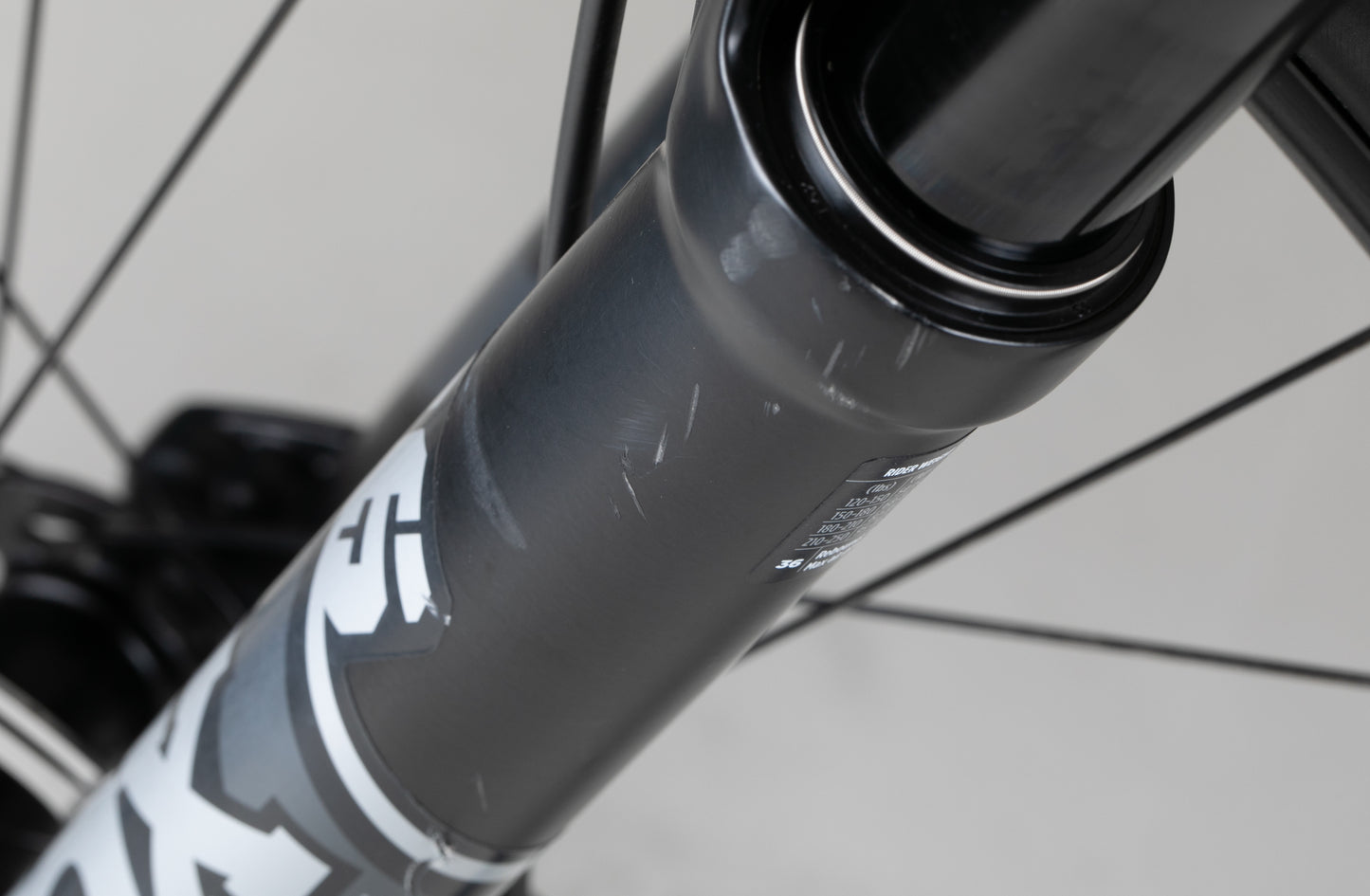 Specialized Turbo Levo 3 Comp Carbon - käytetty sähköpyörä 157-173 cm ajajalle