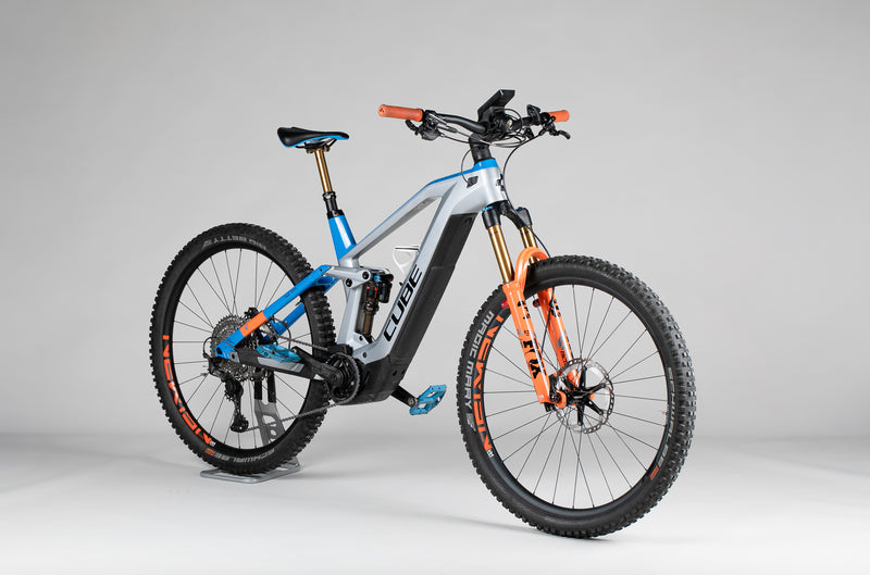 Cube STEREO HYBRID 140 HPC ACTIONTEAM 625 NYON - käytetty sähköpyörä 179-189 cm ajajalle