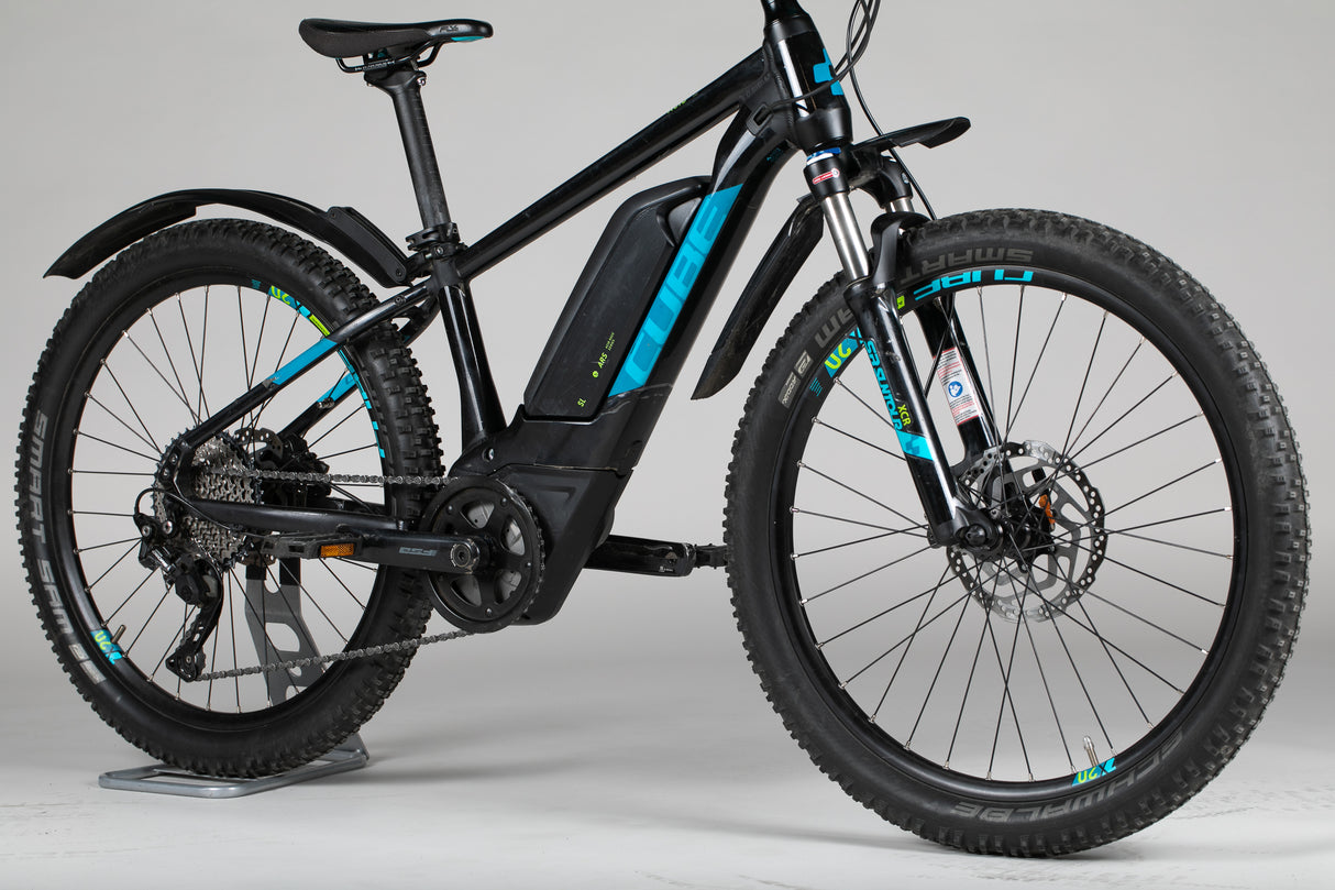 Cube Acid 240 Hybrid Youth Sl - käytetty sähköpyörä 125-140 cm ajajalle