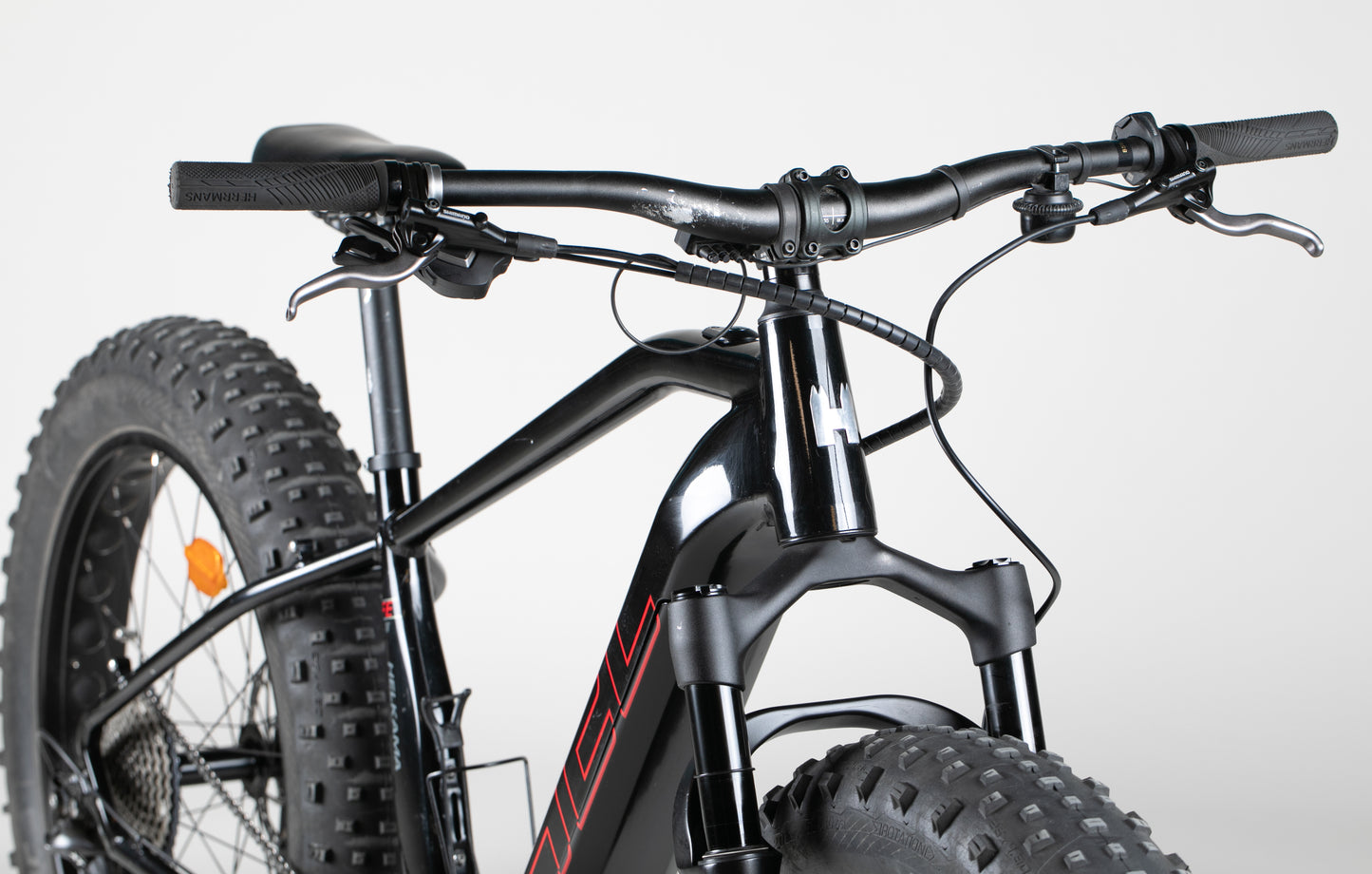 Helkama Fe11 Jousto - käytetty sähköpyörä 165-180 cm ajajalle