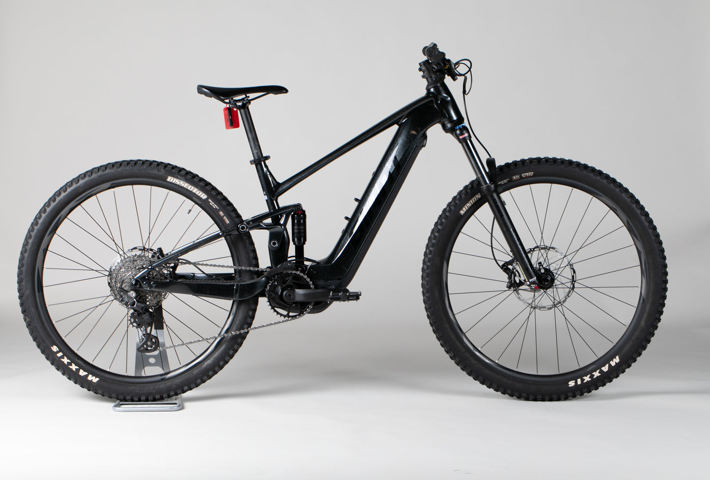 Giant Stance E+  2 625 - käytetty sähköpyörä 170-180 cm ajajalle