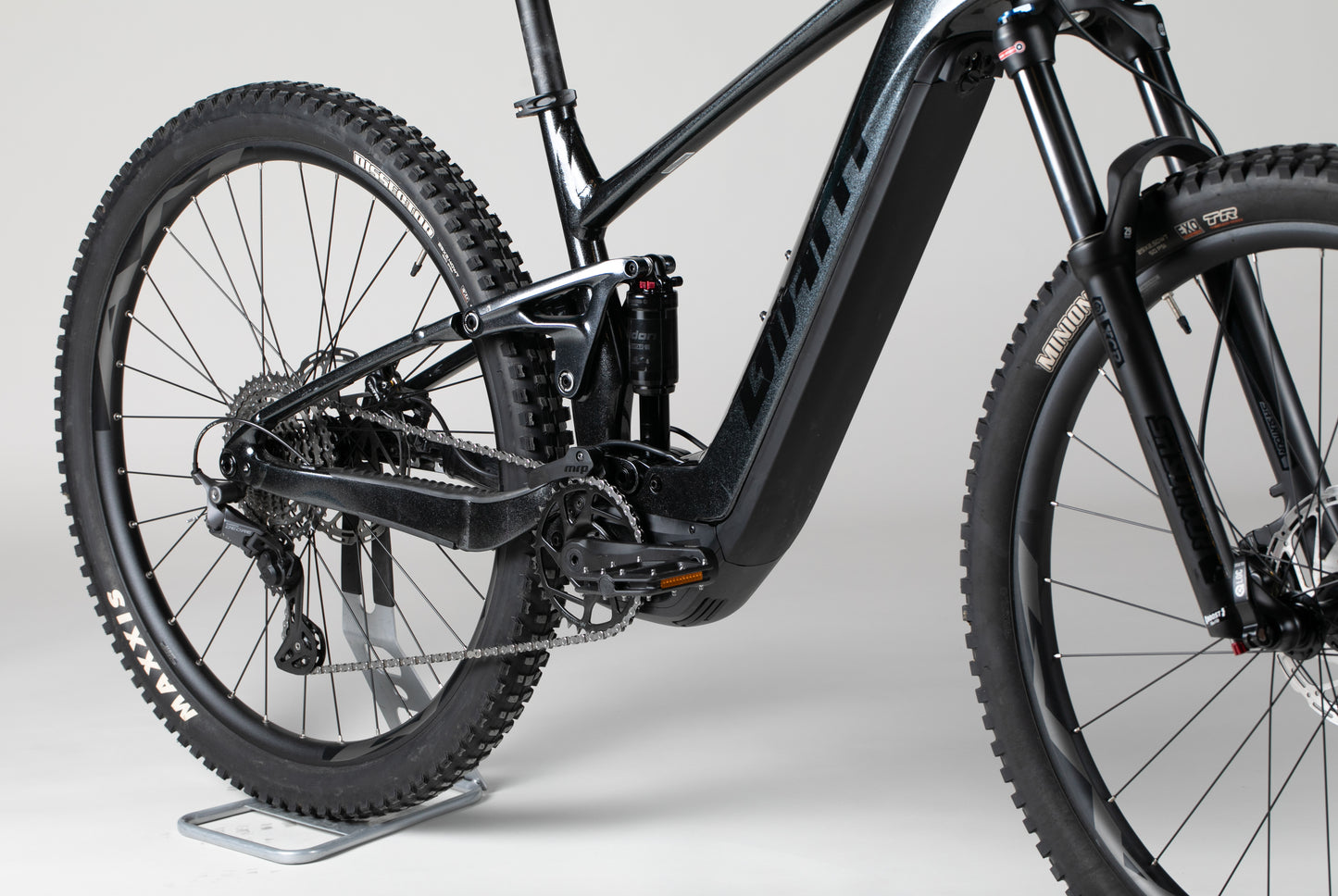 Giant Stance E+  2 625 - käytetty sähköpyörä 170-180 cm ajajalle