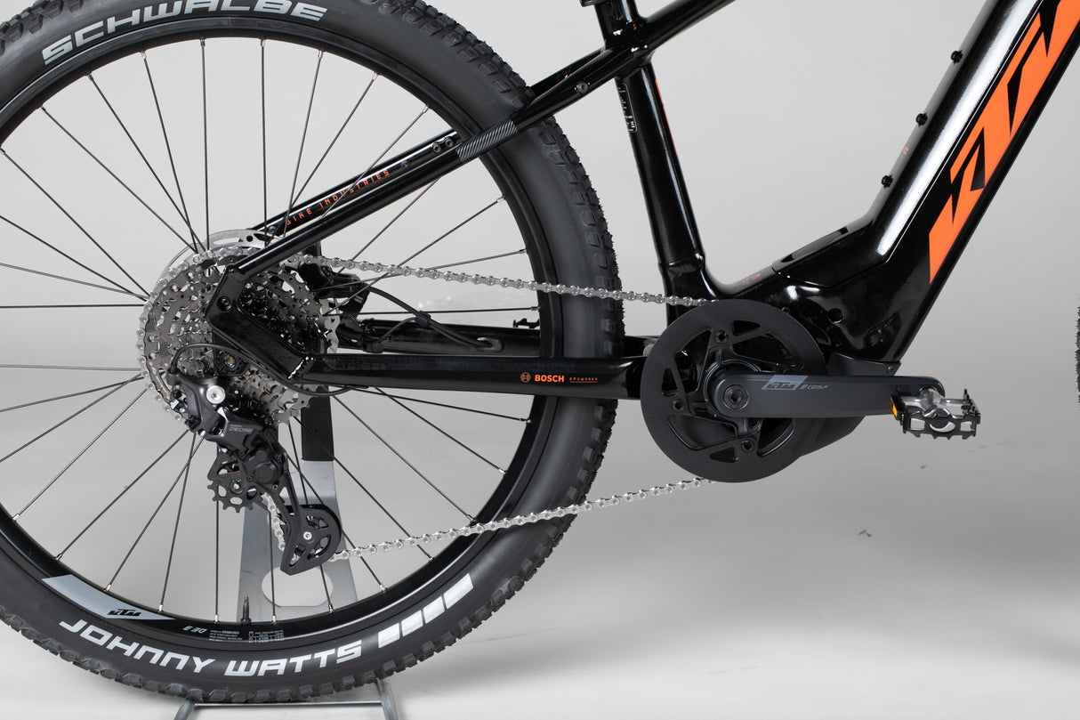 KTM Macina Team 772 - outlet-sähköpyörä 152-164 cm ajajalle