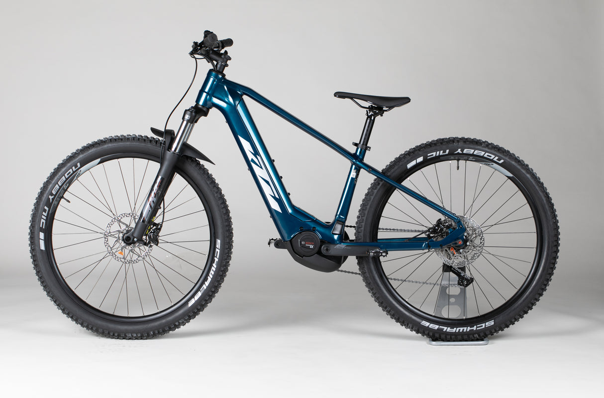 KTM Macina Team 671 - outlet-sähköpyörä 152-164 cm ajajalle