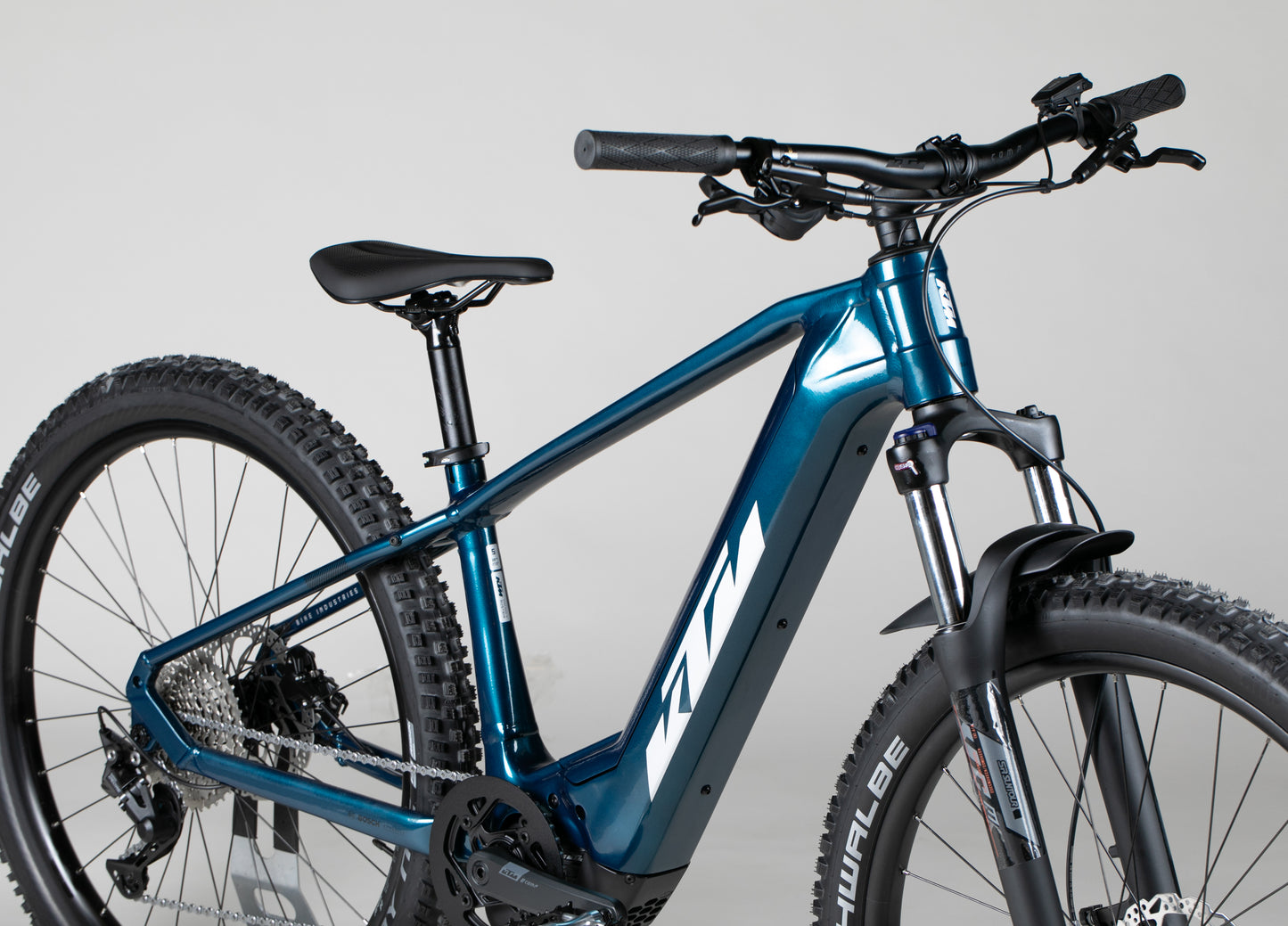 KTM Macina Team 671 - outlet-sähköpyörä 152-164 cm ajajalle